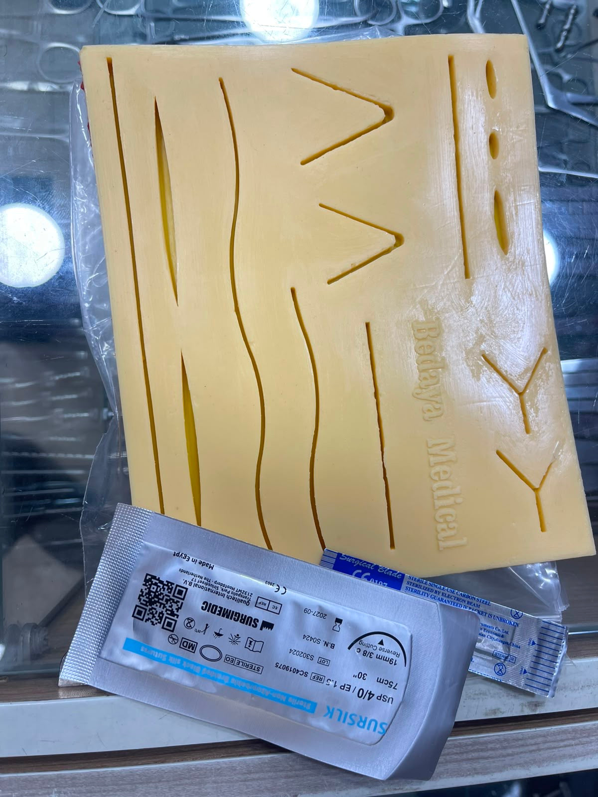 وسادة تدريب على خياطة الجروح من السيليكون | Silicone Suture Training Pad